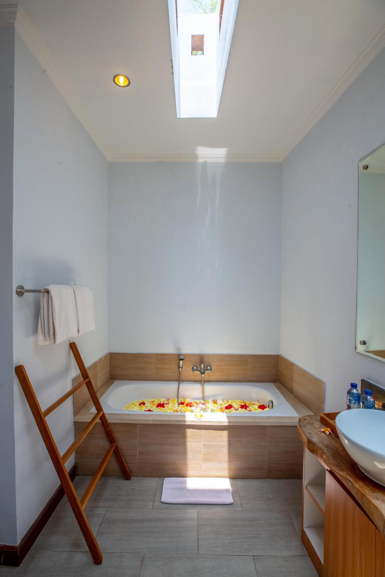 Kayu Suar Bali Luxury Villas & Spa Sanur  Exterior photo
